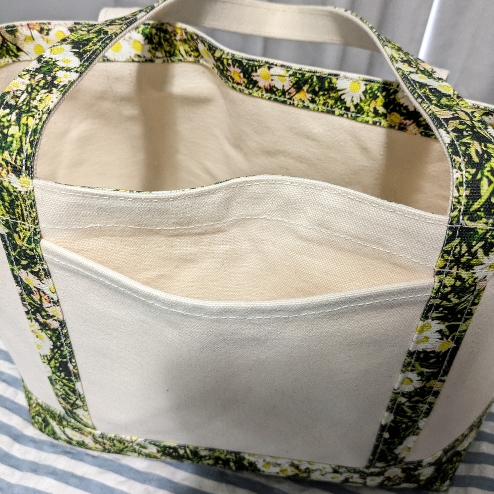 BAGGU Large Canvas Daisy Tote Bag - Picture 4 of 7